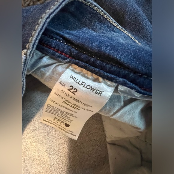 Cute Jeans - Picture 3 of 4